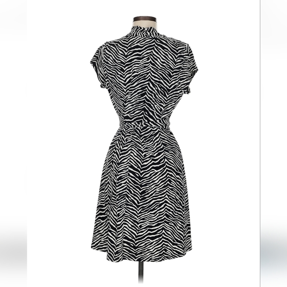 Zebra pattern A shape dress - Picture 2 of 8